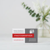 Carte De Visite Photographe gris, blanc, rouge attirant l'oeil (Debout devant)