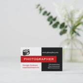 Carte De Visite Photographe noir, blanc, rouge attirant l'oeil (Debout devant)