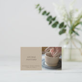 Carte De Visite Poterie de studio Céramique artisanale Poterie d'a (Debout devant)