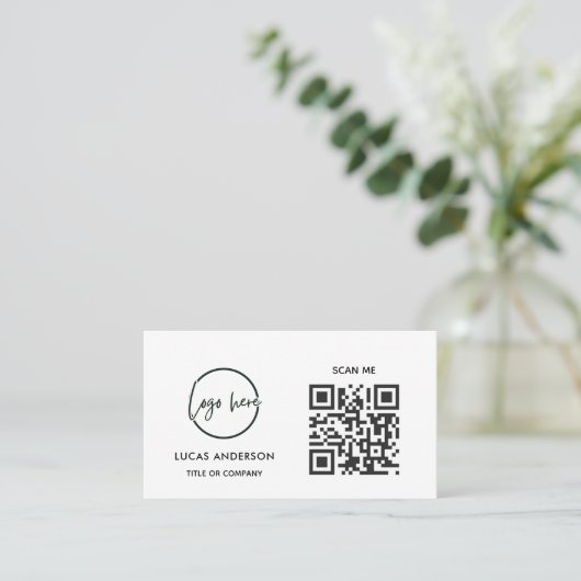 Carte De Visite QR Code Business Logo | Black Modern Professional  (Debout devant)