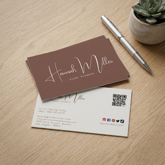 Carte de visite QR Marron Blanc Écriture Élégante