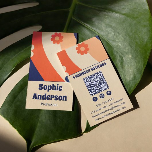 Carte de visite rétro groovy florale avec code QR