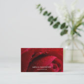 Carte De Visite Rose de macro rouge avec gouttelettes d'eau (Debout devant)