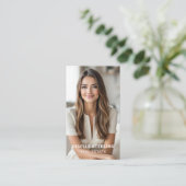 Carte De Visite Sage Green Real Estate Agent Minimal Modern (Debout devant)