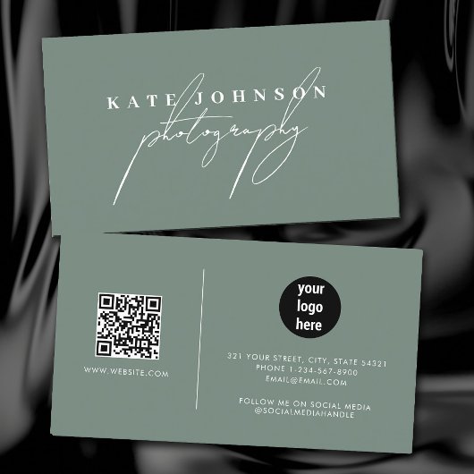 Carte De Visite Sage Green Signature Script QR Code Médias sociaux