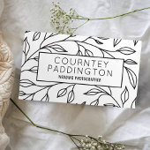 Carte De Visite Salon de beauté florale moderne noir et blanc Code