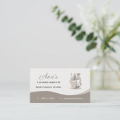 Carte De Visite Services de nettoyage de maison beige (Debout devant)