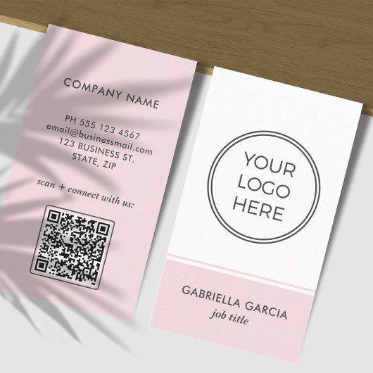 Carte de visite simple avec logo code QR rose
