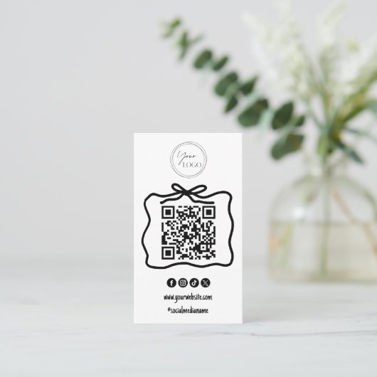 Carte De Visite Simple Doodle Bow Your Logo Social Media QR Code (Debout devant)