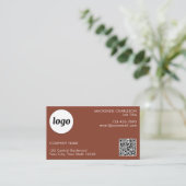 Carte De Visite Simple Logo and Text QR Code Terracotta (Debout devant)