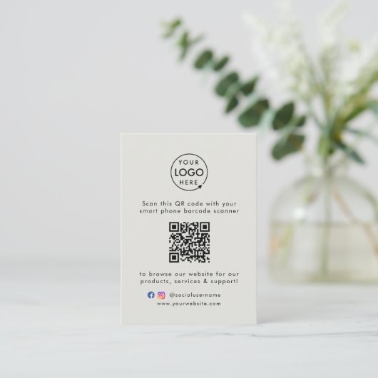 Carte De Visite Site Web d'entreprise | QR Code Scan Me Logo Gris (Debout devant)