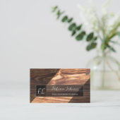 Carte De Visite Surface de planche en bois marron avec monogramme (Debout devant)