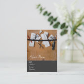 Carte De Visite TITULAIRE DE LETTRE EN MONOGRAM DE BOIS, gris brun (Debout devant)