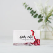 Carte De Visite Verser du vin dans le verre (Debout devant)