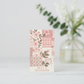 Carte De Visite Vêtement fait main en patchwork de quilt rose  (Debout devant)