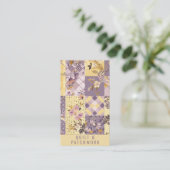 Carte De Visite Vêtement fait main en patchwork jaune lilas (Debout devant)