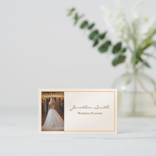 Carte de visite wedding planner (Debout devant)