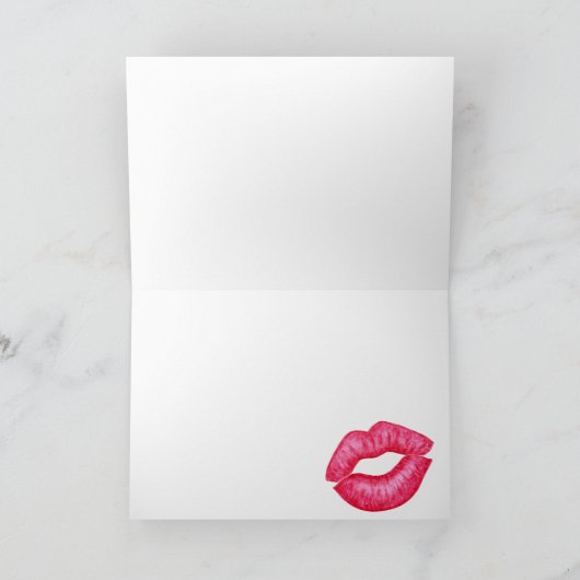 Carte de vœux au baiser au rouge à lèvres rouge (Intérieur)