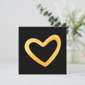 Carte de vœux avec un cœur doré sur fond noir (Debout devant)
