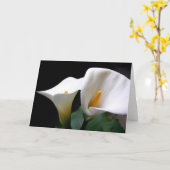 Carte de voeux blanche de fleur de zantedeschia (Fleur jaune)