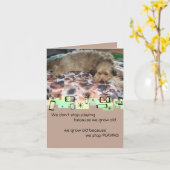 Carte de voeux d'anniversaire de Labradoodle (Fleur jaune)