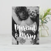 Carte de voeux de mariage photo 'Mariés et joyeux' (Debout devant)