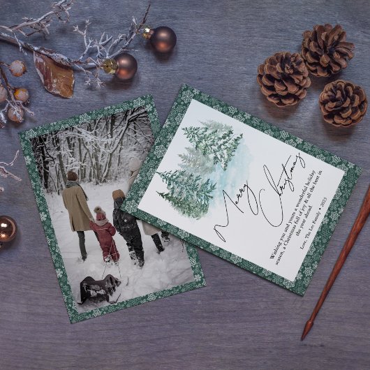 Carte de vœux de Noël avec de beaux pins de Noël