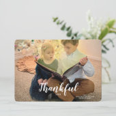 Carte de vœux de vacances Heureux et reconnaissant (Debout devant)