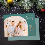 Carte De Vœux En Aluminium Arc de Noël 1 photo moderne minimaliste turquoise<br><div class="desc">Elégante et moderne carte de voeux de Noël avec un design minimaliste affichant votre photo de famille préférée à l'intérieur d'une arche tendance. Customisez facilement avec votre nom et l'année en cours dans les polices serif en feuille d'or rose design.</div>