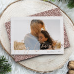Carte De Vœux En Aluminium Autographe | Joyeux Noël photo horizontale<br><div class="desc">Envoyez des salutations de vacances à vos amis et votre famille dans le style chic avec nos cartes photos élégants. Le design présente votre photo horizontale ou paysagère préférée encadrée par une épaisse bordure blanche, avec "Joyeux Noël" dessiné sur le dessus en brillant feuille d'or rose écriture lettrée main. Personnalisez...</div>