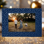 Carte De Vœux En Aluminium Cadre géométrique Délimité Mod Une Photo Marine Ar<br><div class="desc">Ce carte photo de vacances élégant et moderne dispose d'un cadre en feuille surélevé de petites formes géométriques (carrés, triangles, cercles, etc) sur un arrière - plan bleu marine profond et une photo horizontale. Sur le dos est la même couleur bleu marine avec beaucoup d'espace pour ajouter une autre photo...</div>