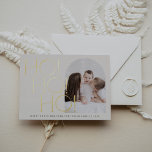 Carte De Vœux En Aluminium CHARLIE Crème Or Huile Ho Ho Ho Photo Noël<br><div class="desc">CHARLIE Cream Gold Foil Ho Ho Ho Photo Christmas Foil Carte de vacances. Personnalisez l'avant de la carte avec une photo,  votre nom de famille et l'année. Personnalisez le dos avec un accueil de vacances ou des nouvelles de famille en option,  et votre nom de famille.</div>