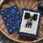 Carte De Vœux En Aluminium Classi Blue gold Menorah Stars 3 Photos Hanoukka<br><div class="desc">Luminez la saison avec ce carte photo Hanoukka audacieux et élégant ! Doté d'une menorah moderne et d'un motif étoilé dans les tons bleus classiques et de luxueux motifs dorés, il est conçu pour faire briller votre photo de vacances. L'avant présente votre photo de famille ou de couple verticale préférée...</div>