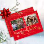 Carte De Vœux En Aluminium Élégant Joyeux Noël Snowflakes 2 Photo<br><div class="desc">Classy et élégant deux photo en feuille d'or texte "Joyeux Noël" avec des flocons de neige en feuille et des cadres photo en feuille d'or design par Holiday Hearts Designs (droits réservés). Le dos dispose d'un motif en diagonale en faux or. Photos du modèle de place avec l'aimable autorisation de...</div>