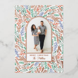 Carte De Vœux En Aluminium Festif coloré Floral Photo Arch Noël<br><div class="desc">Étalez cette saison de vacances avec ce design unique avec des fleurs dessinées à la main qui encadrent votre photo en forme d'arc moderne. Le dos est livré avec un motif assorti avec une mise en page multi-photo pour un peu plus de joie. Acheter plus de cartes de fin de...</div>