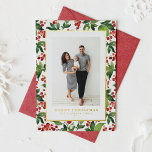 Carte De Vœux En Aluminium Festive de verdure et de fraise Photo Noël<br><div class="desc">Joyeux Noël! Envoyez vos souhaits de vacances les plus chauds avec notre carte photo de Noël personnalisable, avec d'élégants accents de feuille d'or et une belle aquarelle design de baies rouges d'hiver et de verdure luxuriante. Cette carte de Noël élégante vous permet de présenter votre photo préférée tout en ajoutant...</div>
