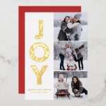 Carte De Vœux En Aluminium JOY Foliage Lettrage Gold Foil Photo Collage<br><div class="desc">Joyeux Noël! Envoyez des salutations chaudes à votre famille et à vos amis avec cette carte de Noël personnalisable en feuille d'or. Il présente la typographie décorative du feuillage JOY. Personnalisez cette carte de Noël photo aquarelle en ajoutant vos détails. Cette carte de Noël en feuille d'or est disponible dans...</div>
