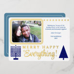 Carte De Vœux En Aluminium Joyeux Happy Tout Photo Marine Luxury Gold<br><div class="desc">Ajoutez une touche de luxe à vos salutations de vacances avec ces vraies cartes de voeux en feuille d'or plat avec votre photo et un arbre de Noël bleu marine et une Hanoukka Menorah assortie. Ajoutez votre photo en haut à gauche de la conception où elle apparaîtra avec des angles...</div>