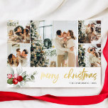 Carte De Vœux En Aluminium Joyeux script de Noël Berry Feuilles photo Collage<br><div class="desc">Offrez-vous l'esprit festif grâce à notre carte de Noël personnalisée, conçue pour capturer la chaleur et la joie de la saison. La carte prend le devant de la scène avec un arrangement délicieux de cinq photos de taille carré, chacune racontant une histoire unique des moments chéris de votre famille. Au...</div>