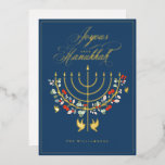 Carte De Vœux En Aluminium Joyous Hanoukka Festive Menorah Candle Photo<br><div class="desc">Joyous Hanoukka, envoyez vos souhaits Hanoukka à votre famille et à vos amis avec notre magnifique carte photo personnalisable. Notre design présente notre magnifique bougie menorah dessinée à la main en or faux rose décorée de beaux floraux festifs et de feuilles. Les colombes sont également intégrées dans ce magnifique design...</div>