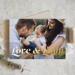 Carte De Vœux En Aluminium Love and Light Retro Typography Photo Hanoukka<br><div class="desc">Amour et lumière | Envoyez vos salutations Hanoukka à votre famille et à vos amis avec cette carte Hanoukka personnalisable. Il présente une typographie rétro et audacieuse. Personnalisez cette carte Hanoukka photo en ajoutant vos détails. Cette carte Hanoukka en feuille d'or est disponible en d'autres couleurs et en carton. Des...</div>
