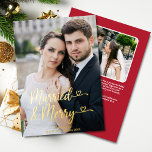 Carte De Vœux En Aluminium Marié Joyeux marié 1er Noël Coeurs rouges Photo<br><div class="desc">Cette carte de voeux en papier doré 2-photo de Noël avec les coeurs est la meilleure façon de célébrer le premier Noël d'un couple marié, avec sa police propre et moderne et ses couleurs de vacances classiques, la place pour deux photos, ainsi qu'un message personnalisé sur un arrière - plan...</div>