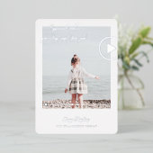 Carte De Vœux En Aluminium Message vidéo familial avec code QR minimal modern (Debout devant)