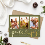 Carte De Vœux En Aluminium Peace and Joy Modern Gold Heart Script 3 Photo<br><div class="desc">Simple et chic "Peace and Joy" carte photo de vacances comprend un collage de 3 photos de portrait sur une disposition horizontale de carte avec des étoiles scintillantes blanches et texte de script de calligraphie à lettrage manuel mignon et moderne avec accent du coeur dans une véritable feuille d'or. Personnalisez...</div>