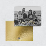 Carte De Vœux En Aluminium Photo Happy Holidays Card Elegant Or Moderne<br><div class="desc">Cette carte de vacances moderne et élégante présente un design minimaliste,  une police de caractères élégante et une véritable feuille d'or. Remplacez la photo à l'avant par la vôtre. Le dos est une image (pas une vraie feuille d'or). Consultez d'autres articles de la collection "Vacances".</div>
