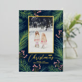 Carte De Vœux En Aluminium Pines Berries Navy Blue Christmas Photo (Debout devant)