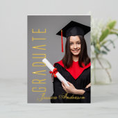 Carte De Vœux En Aluminium Police Or moderne | Photo Graduation Party (Debout devant)