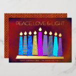 Carte De Vœux En Aluminium Red Hanoukka bougies Paix Amour Lumière Véritable<br><div class="desc">"Paix, amour et lumière." Une illustration ludique, moderne et artistique de bougies motifs de saumons dans une menorah vous aide à inaugurer les vacances de Hanoukka. Des bougies bleues assorties de vrais motifs de feuille d'or colorés, de vraies flammes de feuille d'or et de menorah, recouvrent un arrière - plan...</div>