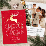 Carte De Vœux En Aluminium Reinder de Noël Photo personnalisée Rouge Or modif<br><div class="desc">Cartes de Noël élégantes en feuille d'or avec style Art déco et votre propre photo personnalisée au dos. Ce modèle éditable présente un renne bondissant avec des feuilles festifs, des baies et des étoiles. Une palette de couleurs chic, rouge, blanc et de véritables éléments en or, argent ou rose. Le...</div>