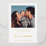 Carte De Vœux En Aluminium Typographie moderne Accueil personnalisé Photo Or<br><div class="desc">Faites une déclaration cette saison de vacances avec une simple typographie moderne carte de voeux personnalisée, avec un design élégant avec des accents de feuille d'or. Ajoutez votre photo préférée pour une touche personnelle, en créant une carte de vacances élégante et élégante qui est parfaite pour envoyer des voeux chaleureux...</div>